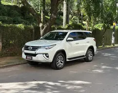 TOYOTA HILUX SW4 2.8 SRX 4X4 7 LUGARES 16V TURBO INTERCOOLER DIESEL 4P AUTOMÁTICO TOYOTA HILUX SW4 2.8 SRX 4X4 7 LUGARES 16V TURBO INTERCOOLER DIESEL 4P AUTOMÁTICO