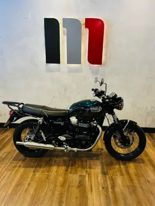TRIUMPH BONNEVILLE T100 900 