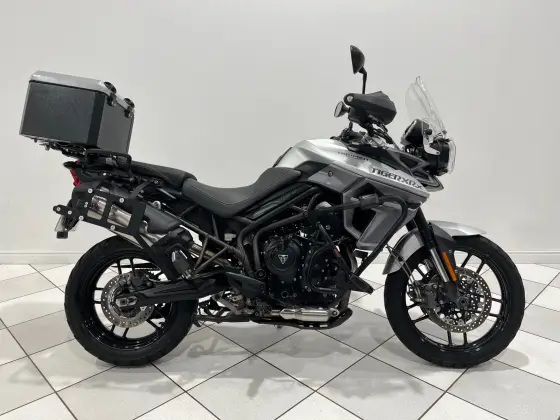 TRIUMPH TIGER 800 XRX TRIUMPH TIGER 800 XRX