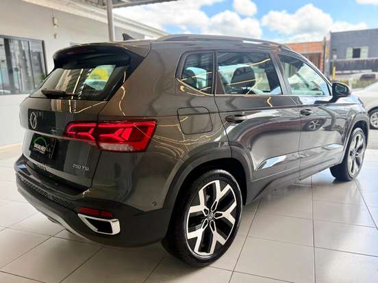 VOLKSWAGEN-TAOS-2024