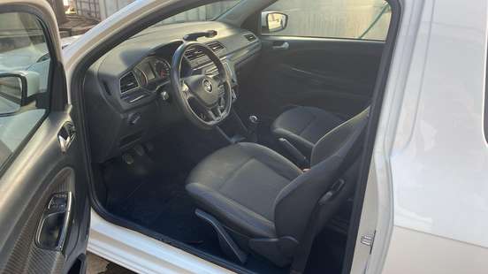 VOLKSWAGEN-SAVEIRO-2017