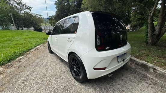 VOLKSWAGEN-UP-2018