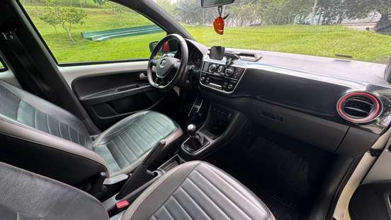 VOLKSWAGEN-UP-2018