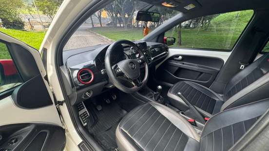 VOLKSWAGEN-UP-2018
