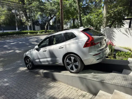 /en/city/cate-car-used-car/volvo-xc60-2024-2-0-t8-recharge-plus-awd-geartronic-48421100829344768/-6