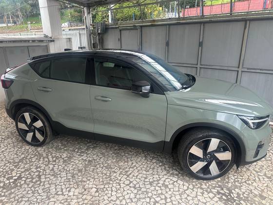 VOLVO C40 P8 RECHARGE PURE ELECTRIC AWD