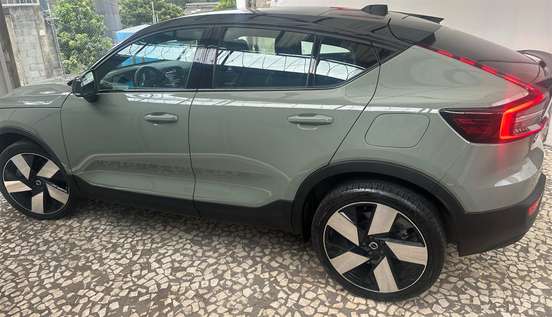 VOLVO-C40-2022