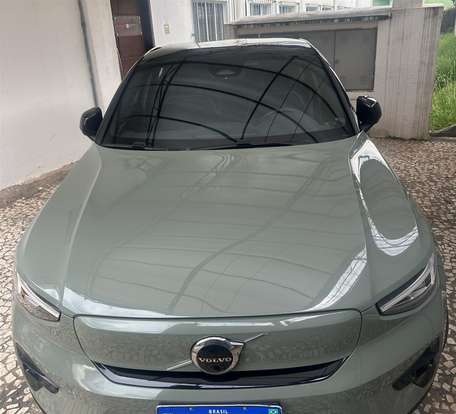 VOLVO-C40-2022
