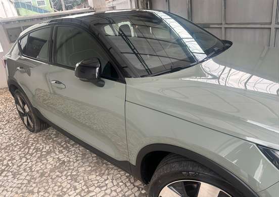 VOLVO-C40-2022