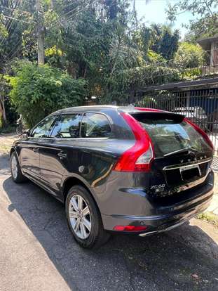 VOLVO-XC60-2017