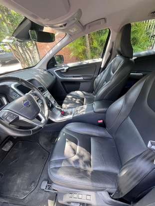 VOLVO-XC60-2017
