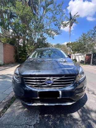 VOLVO-XC60-2017