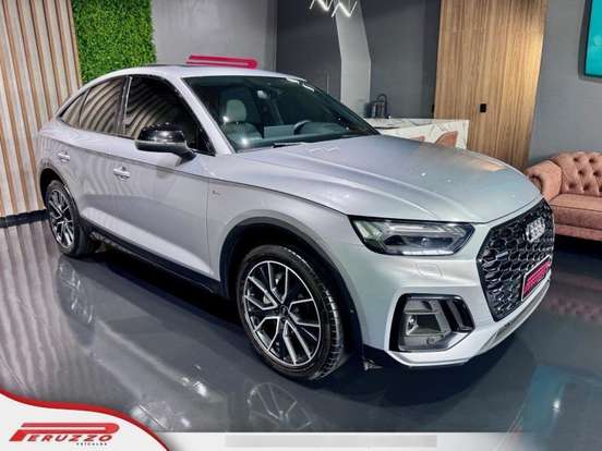 AUDI-Q5-2021