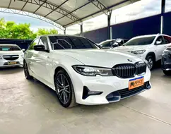 BMW 320i 2.0 16V TURBO GASOLINA SPORT AUTOMÁTICO BMW 320i 2.0 16V TURBO GASOLINA SPORT AUTOMÁTICO