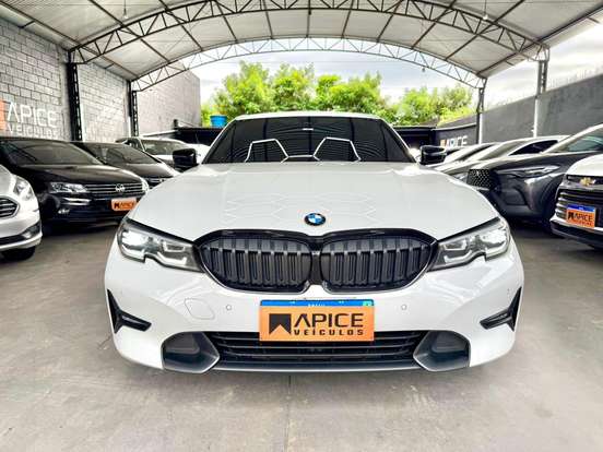 BMW-320i-2019