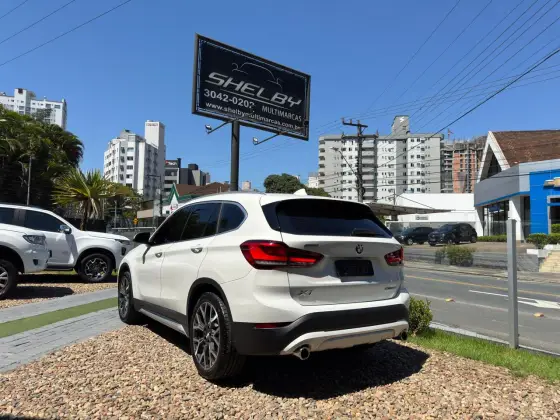 BMW X1 2.0 16V TURBO ACTIVEFLEX SDRIVE20I X-LINE 4P AUTOMÁTICO BMW X1 2.0 16V TURBO ACTIVEFLEX SDRIVE20I X-LINE 4P AUTOMÁTICO