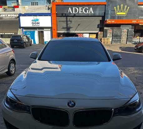 BMW-320i-2015