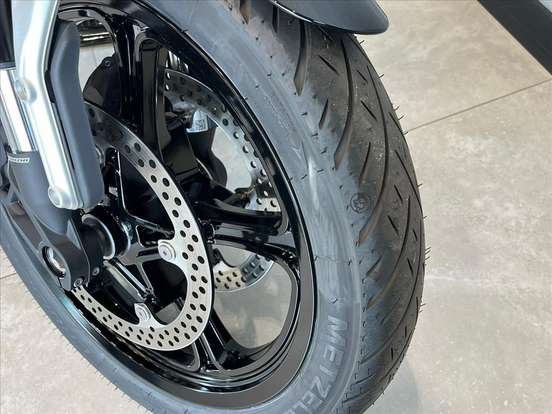 BMW-R 12 BMW-R 12-2025