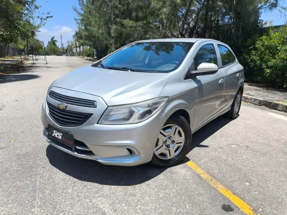 CHEVROLET ONIX 1.0 MPFI JOY 8V FLEX 4P MANUAL CHEVROLET ONIX 1.0 MPFI JOY 8V FLEX 4P MANUAL