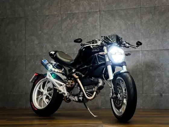 DUCATI MONSTER 1100 S 