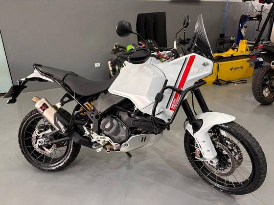 DUCATI DESERT X 