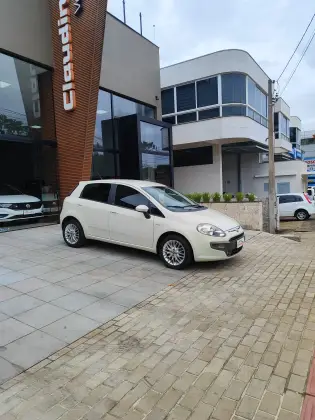 FIAT PUNTO 1.6 ESSENCE 16V FLEX 4P AUTOMATIZADO