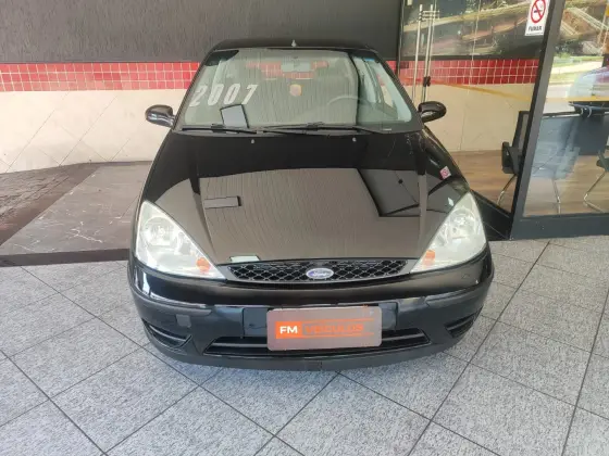 FORD FOCUS 1.6 GL 8V GASOLINA 4P MANUAL