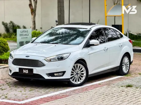 FORD FOCUS 2.0 TITANIUM FASTBACK 16V FLEX 4P POWERSHIFT