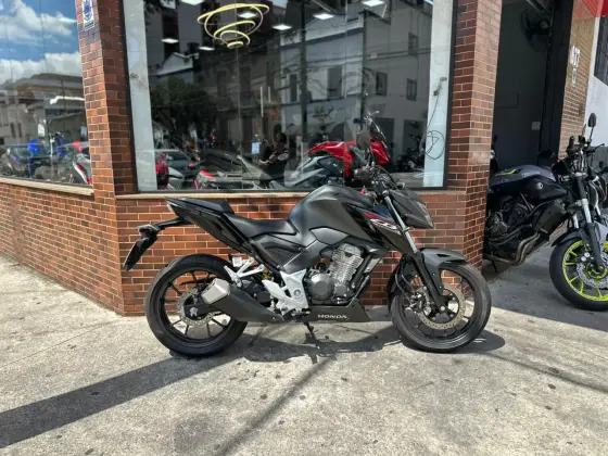 HONDA CB 300F TWISTER CBS 