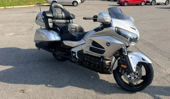 HONDA GL 1800 GOLD WING HONDA GL 1800 GOLD WING