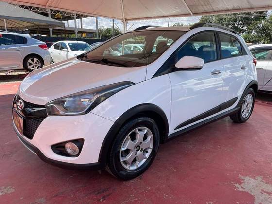 HYUNDAI HB20X 1.6 16V STYLE FLEX 4P AUTOMÁTICO