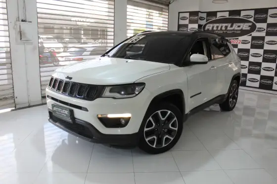 JEEP COMPASS 2.0 16V FLEX NIGHT EAGLE AUTOMÁTICO JEEP COMPASS 2.0 16V FLEX NIGHT EAGLE AUTOMÁTICO