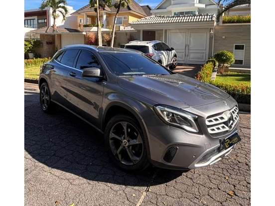 MERCEDES-BENZ-GLA 200-2017