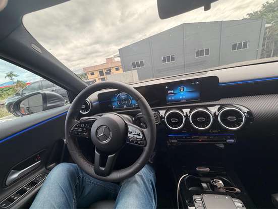 MERCEDES-BENZ-A 200-2019