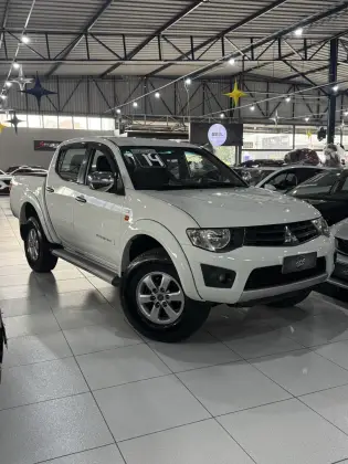 MITSUBISHI L200 TRITON 2.4 HLS 4X2 CD 16V FLEX 4P MANUAL MITSUBISHI L200 TRITON 2.4 HLS 4X2 CD 16V FLEX 4P MANUAL