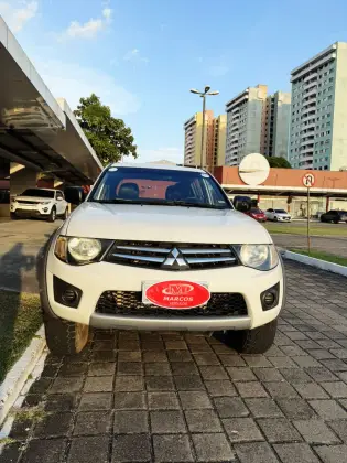 MITSUBISHI L200 TRITON 3.2 GLS 4X4 CD 16V TURBO INTERCOLER DIESEL 4P MANUAL MITSUBISHI L200 TRITON 3.2 GLS 4X4 CD 16V TURBO INTERCOLER DIESEL 4P MANUAL