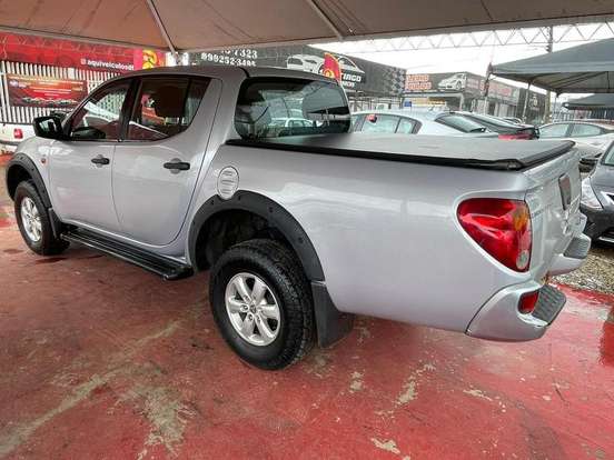 MITSUBISHI-L200 TRITON-3.2 GL 4X4 CD 16V TURBO INTERCOLER DIESEL 4P MANUAL MITSUBISHI-L200 TRITON-2012