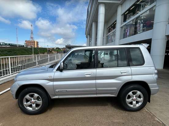 MITSUBISHI-PAJERO TR4-2.0 4X4 16V 140CV FLEX 4P AUTOMÁTICO MITSUBISHI-PAJERO TR4-2009