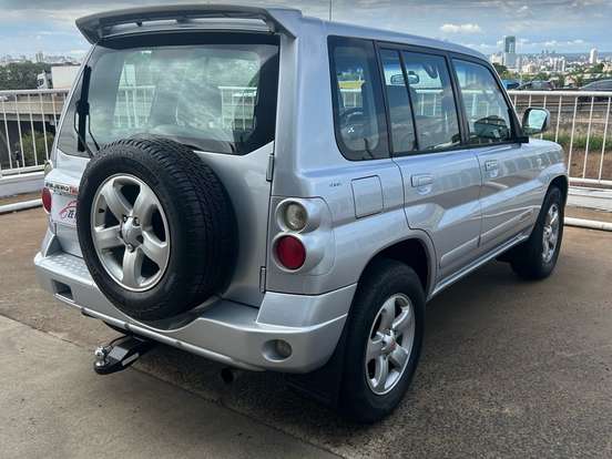 MITSUBISHI-PAJERO TR4-2.0 4X4 16V 140CV FLEX 4P AUTOMÁTICO MITSUBISHI-PAJERO TR4-2009
