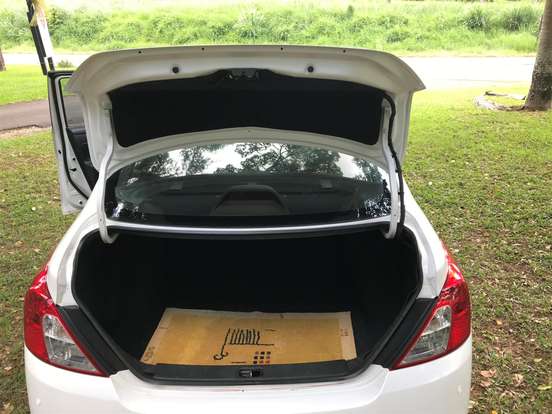 NISSAN-VERSA-2017
