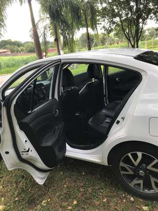 NISSAN-VERSA-2017