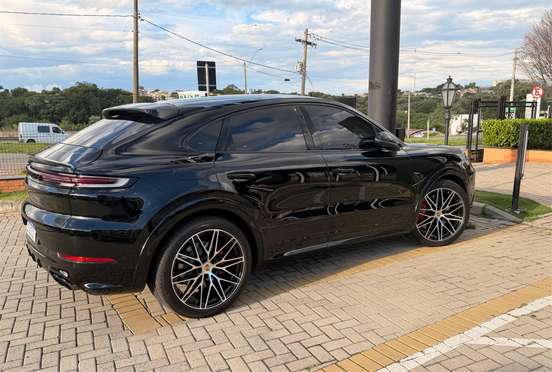 PORSCHE-CAYENNE-2024