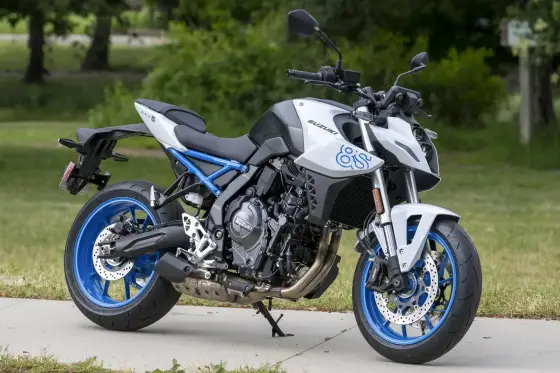 SUZUKI GSX-8S 
