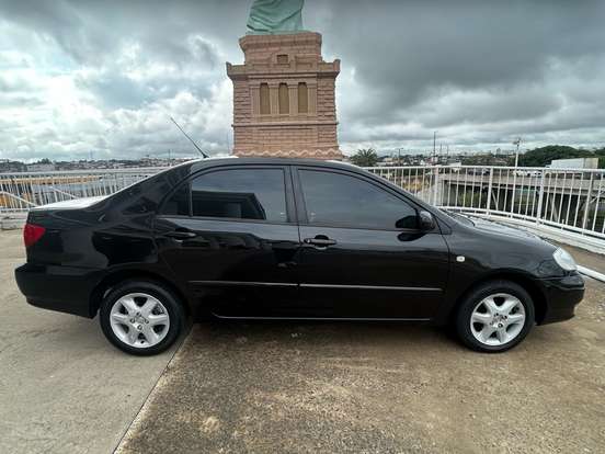 TOYOTA-COROLLA-1.8 SE-G 16V GASOLINA 4P AUTOMÁTICO TOYOTA-COROLLA-2004