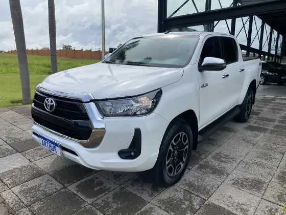 TOYOTA HILUX 2.8 D-4D TURBO DIESEL CD SRV 4X4 AUTOMÁTICO