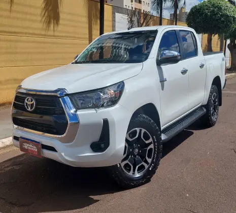 TOYOTA HILUX 2.8 D-4D TURBO DIESEL CD SRV 4X4 AUTOMÁTICO TOYOTA HILUX 2.8 D-4D TURBO DIESEL CD SRV 4X4 AUTOMÁTICO