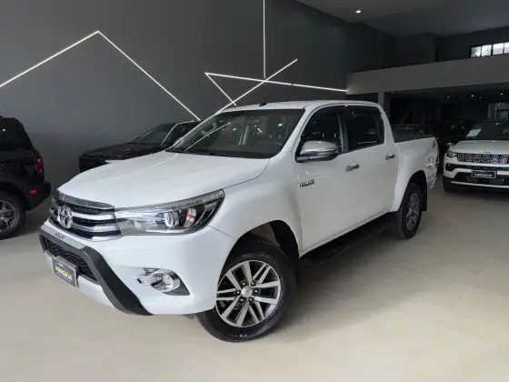 TOYOTA HILUX 2.8 SRX 4X4 CD 16V DIESEL 4P AUTOMÁTICO TOYOTA HILUX 2.8 SRX 4X4 CD 16V DIESEL 4P AUTOMÁTICO