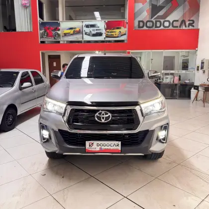 TOYOTA HILUX 2.8 SRX 4X4 CD 16V DIESEL 4P AUTOMÁTICO TOYOTA HILUX 2.8 SRX 4X4 CD 16V DIESEL 4P AUTOMÁTICO