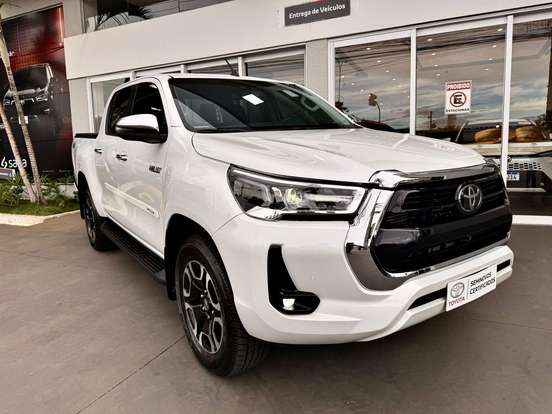 TOYOTA-HILUX-2025