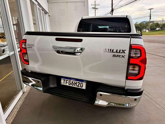 TOYOTA-HILUX-2025